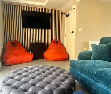 49 Newsome Road, Huddersfield, HD4 - Photo 2