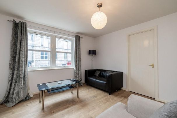 2 bedroom property to rent - Photo 1