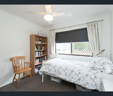 Spacious Family Home in Prime Location - Photo 1