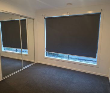 Cranbourne East - Photo 3