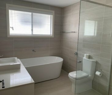 Spacious Living! - Photo 2