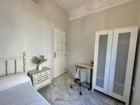 Calle Porvenir, Sevilla, Andalusia 41013 - Photo 5