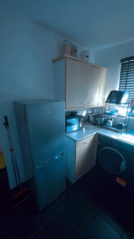 1 bedroom in a flat share to rent - Photo 5