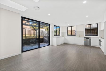 Contemporary Four-Bedroom Duplex in a Prime Menai Location - Photo 5