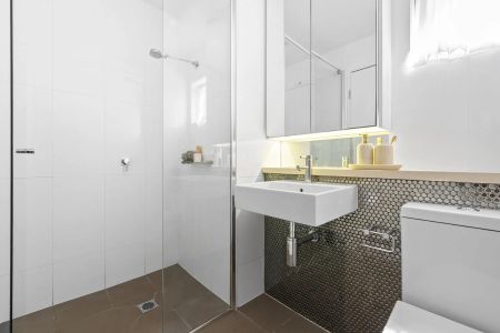 Rockpool Apartments - Contemporary Coastal Living - Lift Access - Photo 3