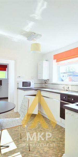 6 bedroom terraced house to rent - Photo 1