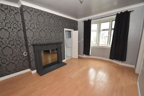 3 Bed Flat, Gladsmuir Road, G52 - Photo 1