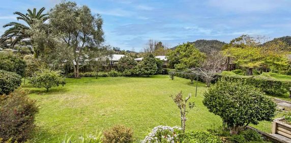 Spacious 3 -bedroom home in desirable Kensington - Photo 2