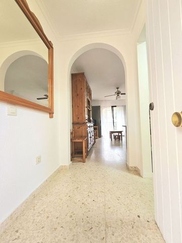 Alquiler de piso en Calle Puerto Real - Photo 2