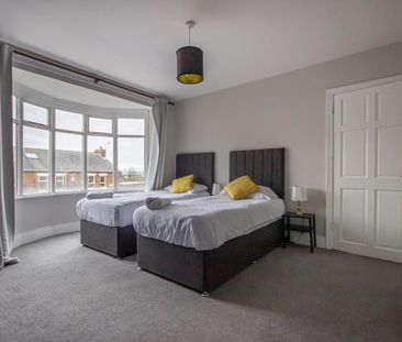 3 bedroom flat to rent - Photo 6
