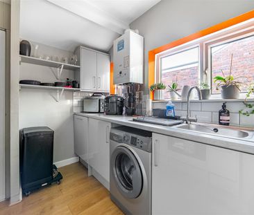 2 bed flat to rent in Trewhitt Road, Newcastle Upon Tyne, NE6 - Photo 6