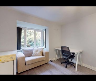 2 Bed Flat, Braemar Avenue, NW10 - Photo 2