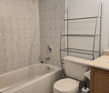 For Lease - 5050 Intrepid Drive Unit# 41, Mississauga, Ontario - Photo 2