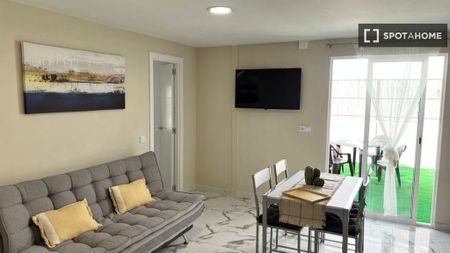 2 room luxury Flat for rent in Santa Cruz de Tenerife, Spain - Photo 5