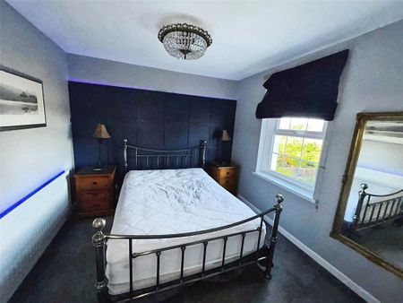3 bedroom terraced house to rent - Photo 3
