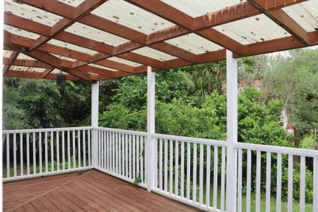 Cosy 5-Bedroom Home with lots of Character - Surrounded by Fruit Trees - Photo 2