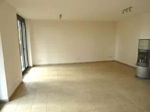 Hier bleiben keine Wünsche offen! Tolle Wohnung mit vielen Extras! - Photo 1