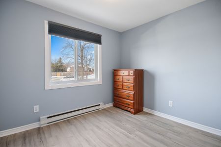 For Lease - 2041 Arrowsmith Drive Unit# 201B, Beacon Hill North - South and Area, Ontario - Photo 2