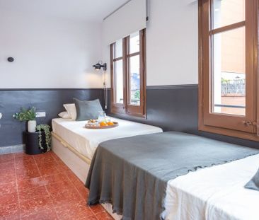 Carrer de lEscorial, Barcelona, Catalonia 08024 - Photo 4