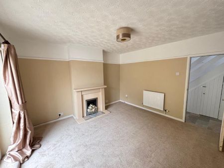 3 bedroom semi-detached house to rent - Photo 2