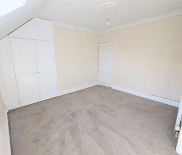 3 bedroom end of terrace house to rent - Photo 3