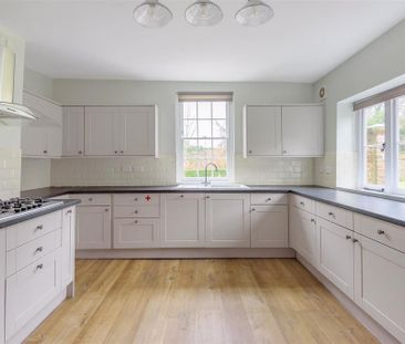 5 bedroom detached house to rent - Photo 6