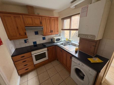 10 Maryville Avenue, Belfast BT9 7HE - Photo 4