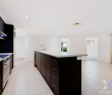 5 Bed, 2 Bath - Photo 4