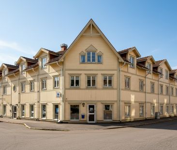 Ljus och mysig tvåa en trappa upp – hiss, fiber och bekvämt läge! - Foto 2