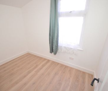 4 Bed Terraced House, Outram Road, E6 - Photo 5