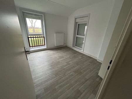 Location Maison 110m² GRAND FORT PHILIPPE 59153 - Photo 3