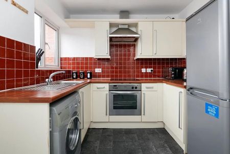 2 bedroom flat to rent - Photo 5