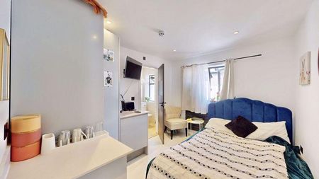 10 bedroom semi-detached house to rent - Photo 5