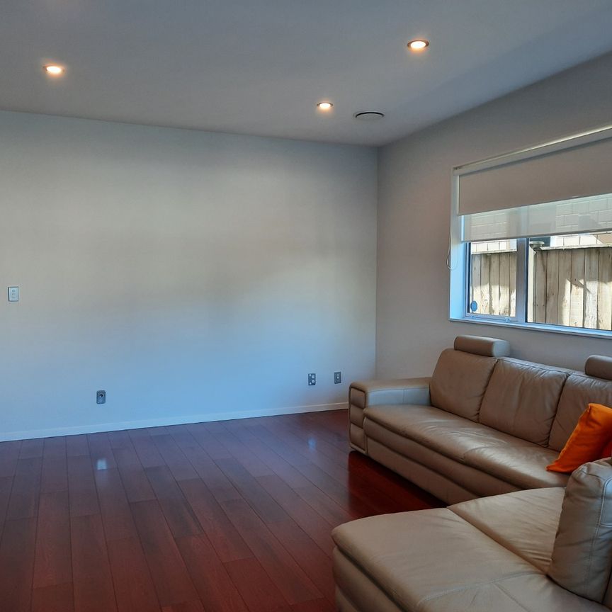 Beautiful Large Family Home - Photo 1