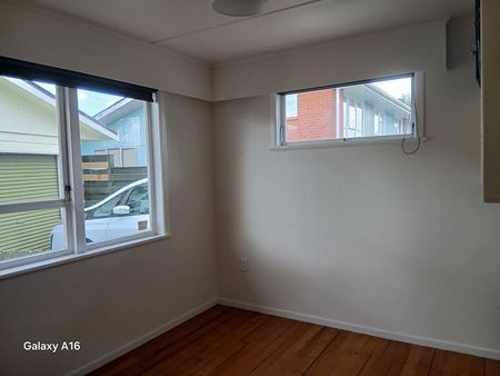 Tidy family home - available now. - Photo 5