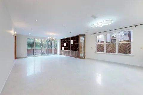 6 bedroom detached house to rent - Photo 1