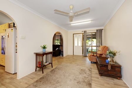 9 Vesterman Court, Bushland Beach QLD 4818 - House For Rent | Domain - Photo 2