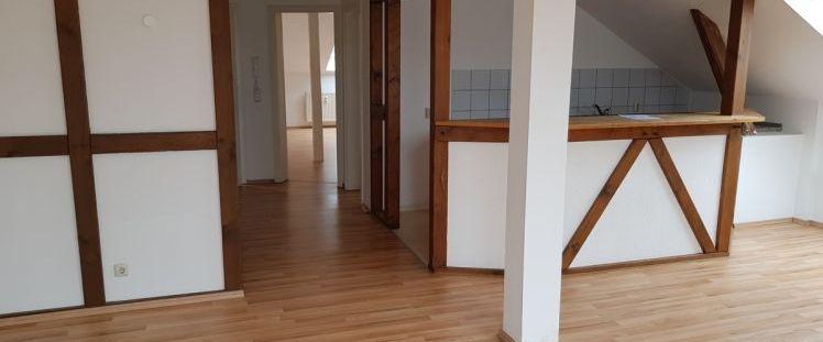 großzügige Dachgeschosswohnung (2.OG) über die kompl. Etage in einer schönen Stadtvilla, inkl. Gartennutzung, ab 01.03.2026 - Photo 1