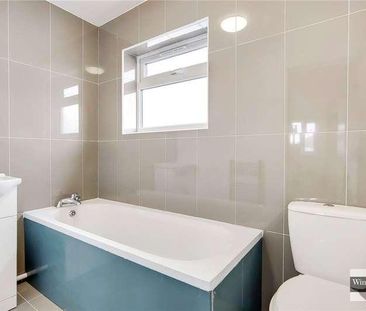 First Floor Flat, Townsend Lane, Kingsbury London, NW9 - Photo 5