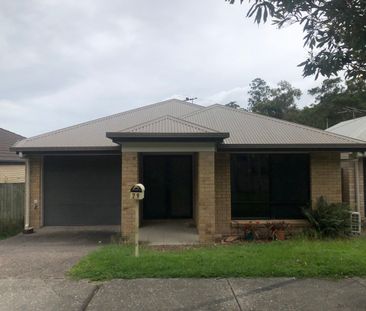 4 Bedroom Family Home! - Photo 5