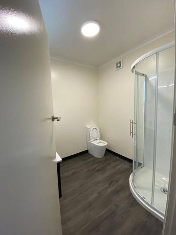 1 Bedroom renovated apartment right in town - Photo 5