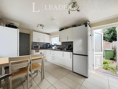 1 bedroom in a house share to rent - Photo 4