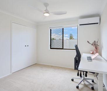 Bright, Spacious Family Living in the Heart of Mermaid Waters - Photo 6