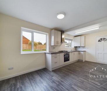 3 bedroom semi-detached house to rent - Photo 2