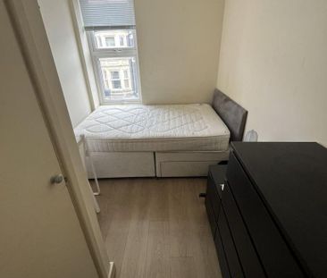 8 bedroom house share to rent - Photo 4