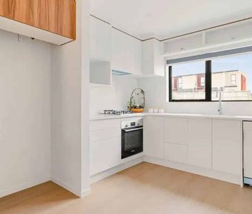 Home in Mangere - Photo 2