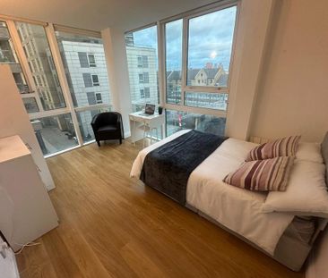 4 bedroom flat share to rent - Photo 1