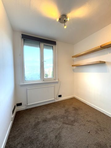 3 Bed Semi-Detached House, Brookhill Drive, LS17 - Photo 4