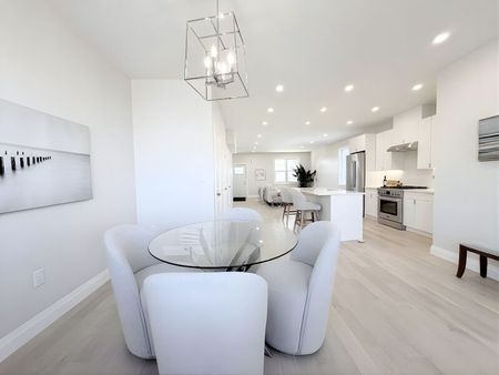 $2,800 / 3 br / 2.5 ba / 26A Haight st unit 1 - Photo 3