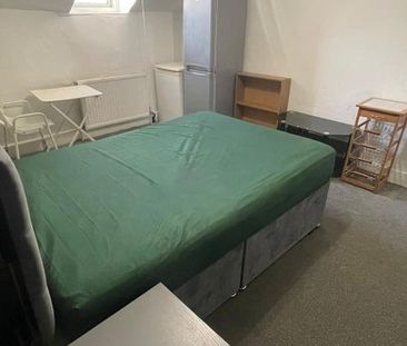 Room in a Shared House, Church Road, NW10 - Photo 4